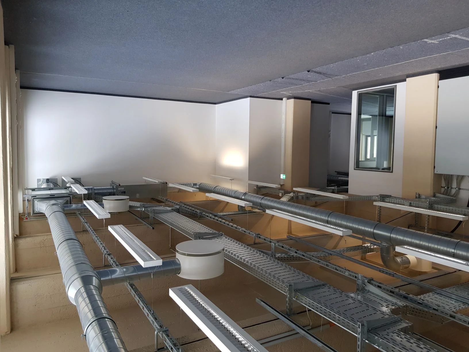 Büroeinheit - Großraumbüro mit separatem Meetingraum