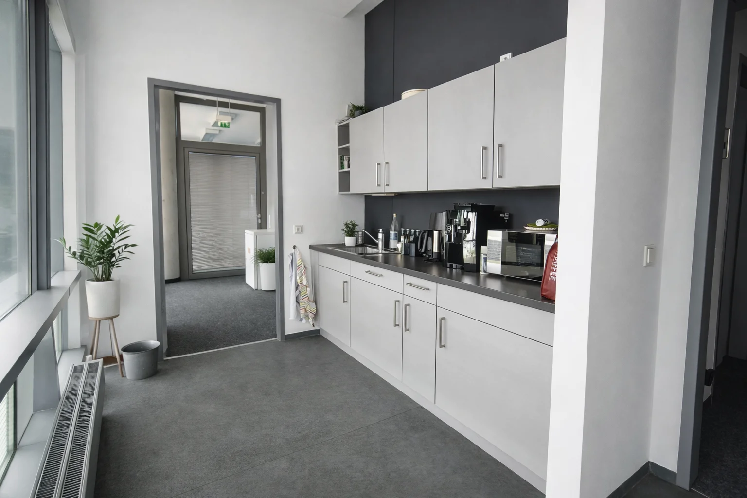 Moderne, klimatisierte Büroräume für ein optimales Arbeitsumfeld