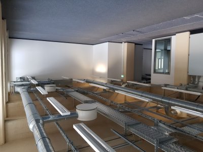 Büroeinheit - Großraumbüro mit separatem Meetingraum